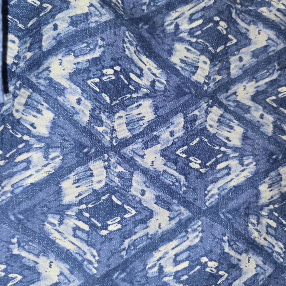 Tommy Bahama Men's XL Blue Patterned Short Sleeve Shirt